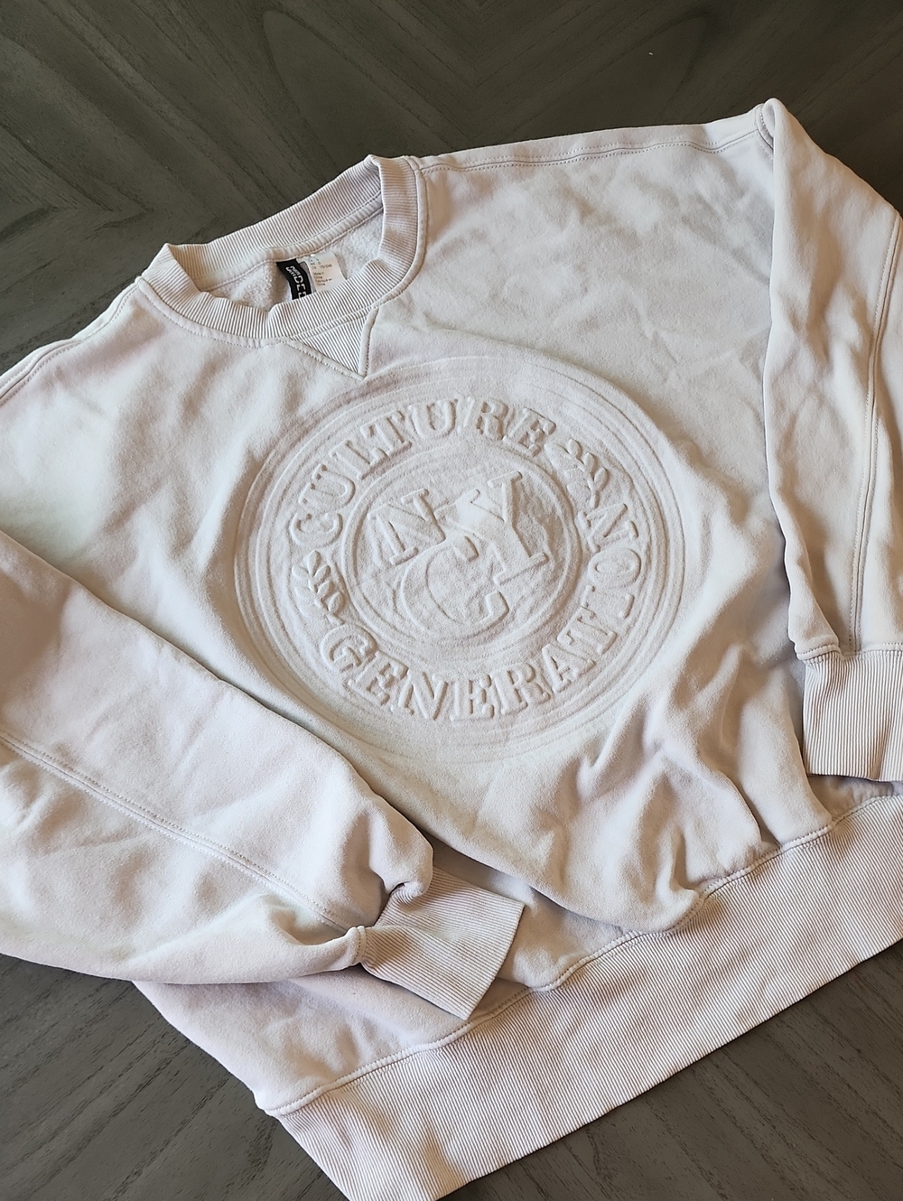 Divided H&M NYC Culture Generation Cropped Crewneck  Cream Sweatshirt - L